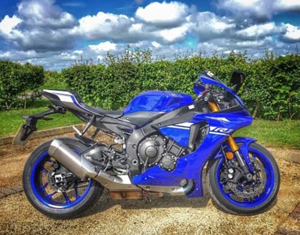 Ultimate Review of 2017 Yamaha YZF R1