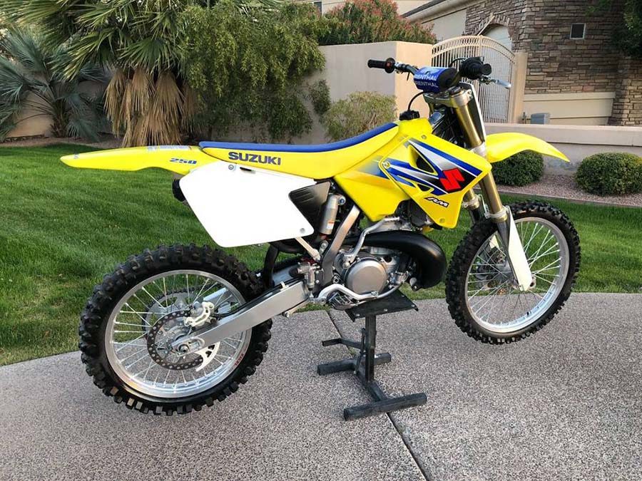 Suzuki RMX250 Dirt Bike