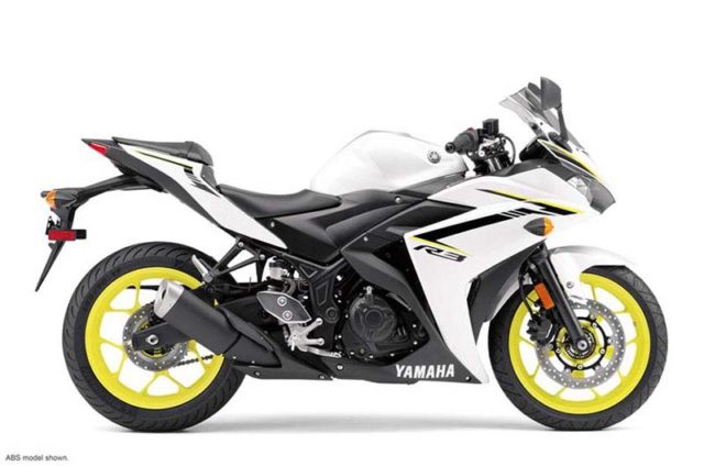 2019 Yamaha YZF-R3 First Ride Review | Ultimate Motorcycling